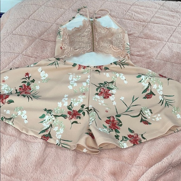 Pink romper - Picture 2 of 2